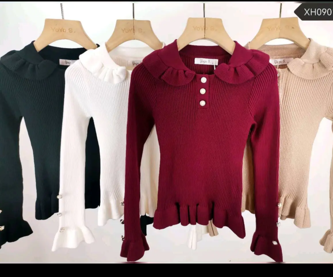 Maglioncino con bottoni gioiello