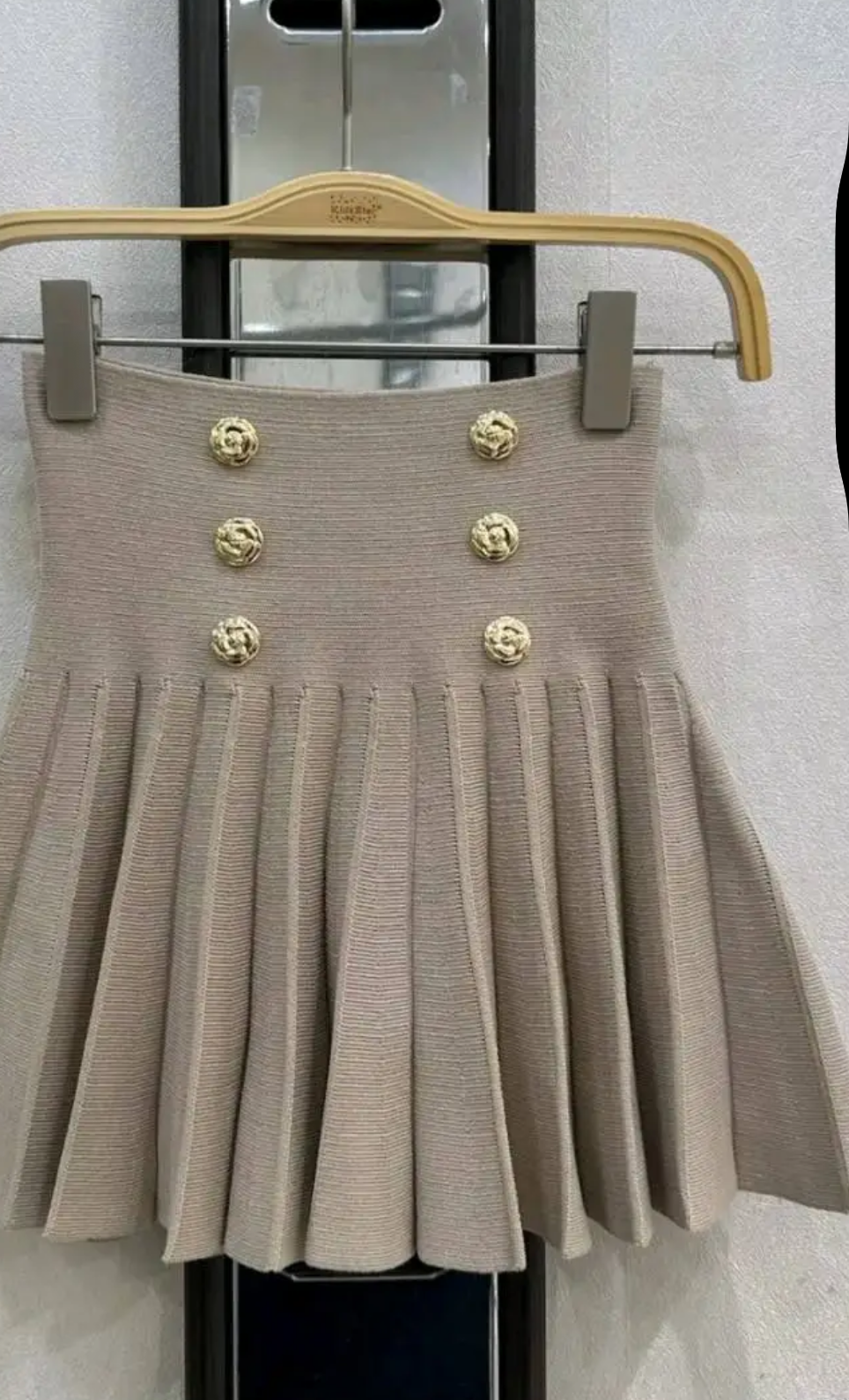 Gonna con bottoni gioiello